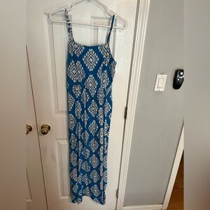 AUW Blue and White Geometric Maxi Dress
